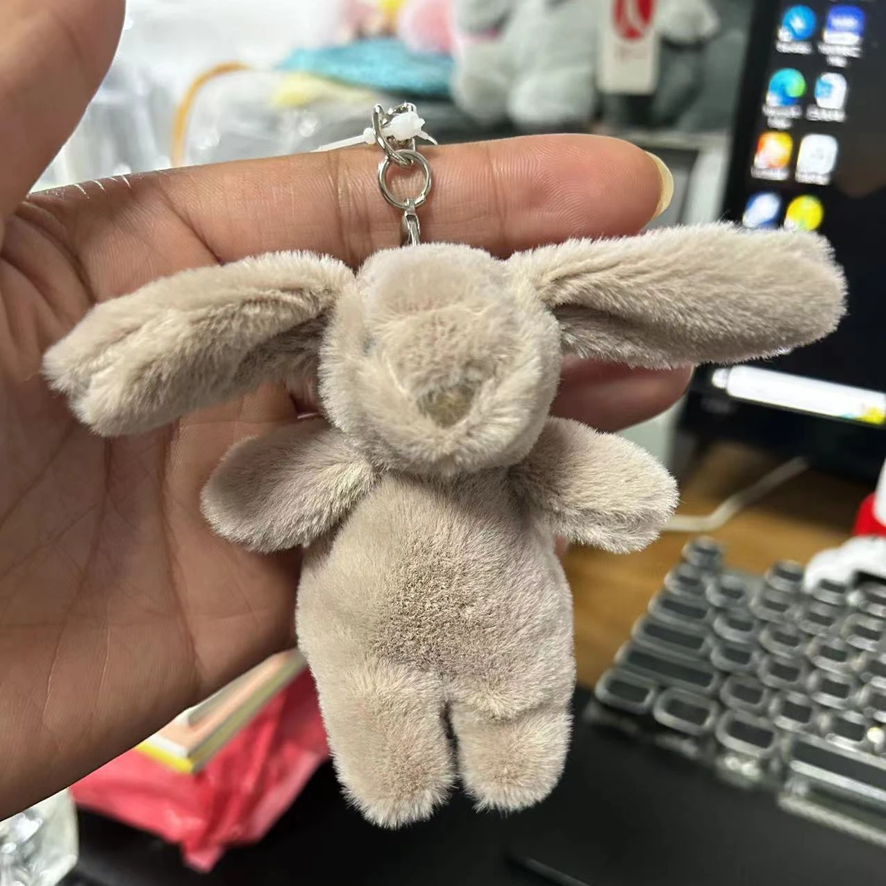 Stuffed Animals Cute Cartoon R - Carabiner Keychain avaliação e preço